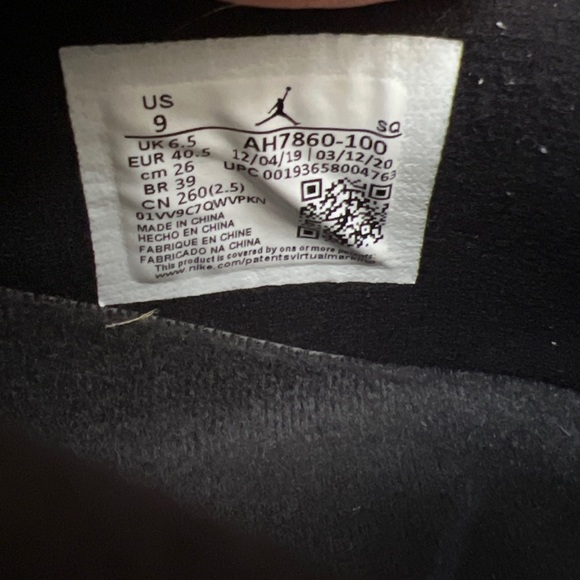 Authentic Air Jordan 11 Sketch Lows - Picture 7 of 10